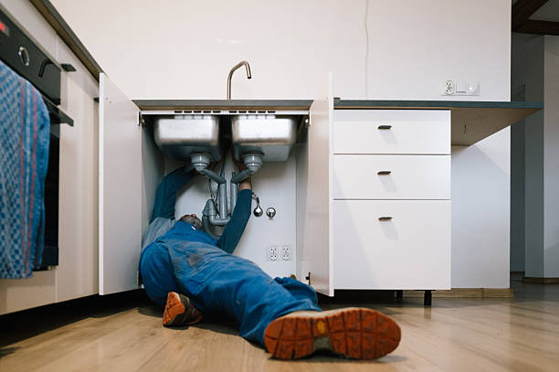 Professional Emergency Plumber technician working in Kernersville, NC